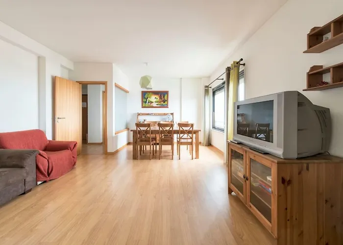 Διαμέρισμα Lovely 3 Bedroom For The Perfect In *