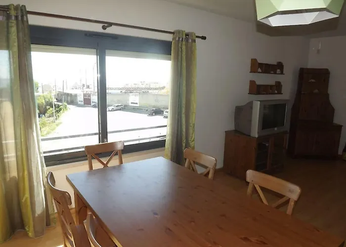 Lovely 3 Bedroom For The Perfect In *