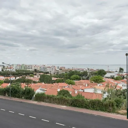 Lovely 3 Bedroom For The Perfect In Lejlighed