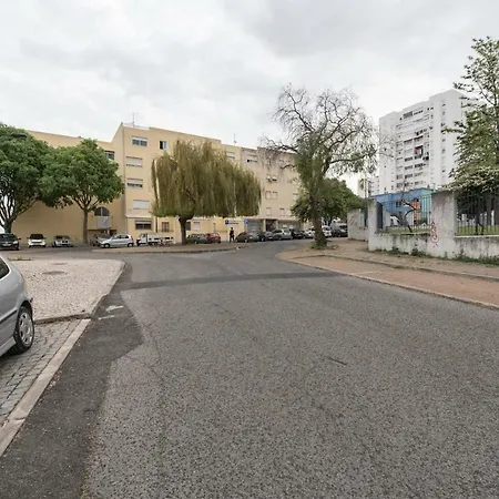 Lovely 3 Bedroom For The Perfect In